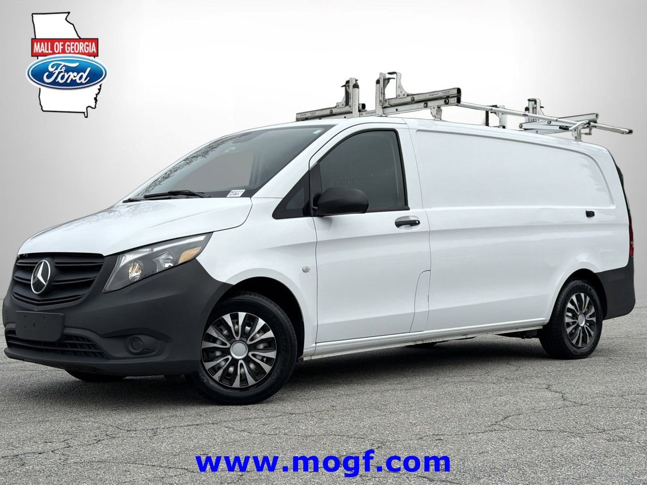 Used 2023 Mercedes-Benz Metris image 1
