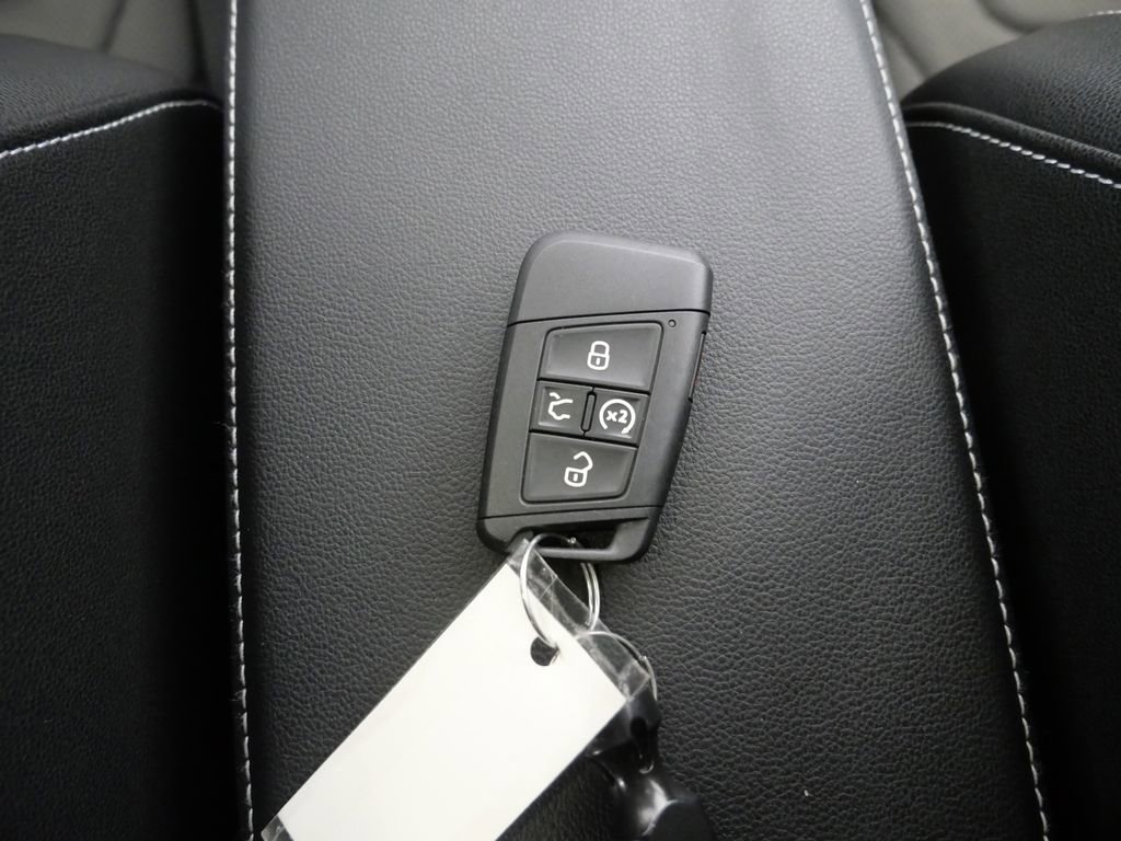 Used 2024 Volkswagen Jetta SEL FWD image 28