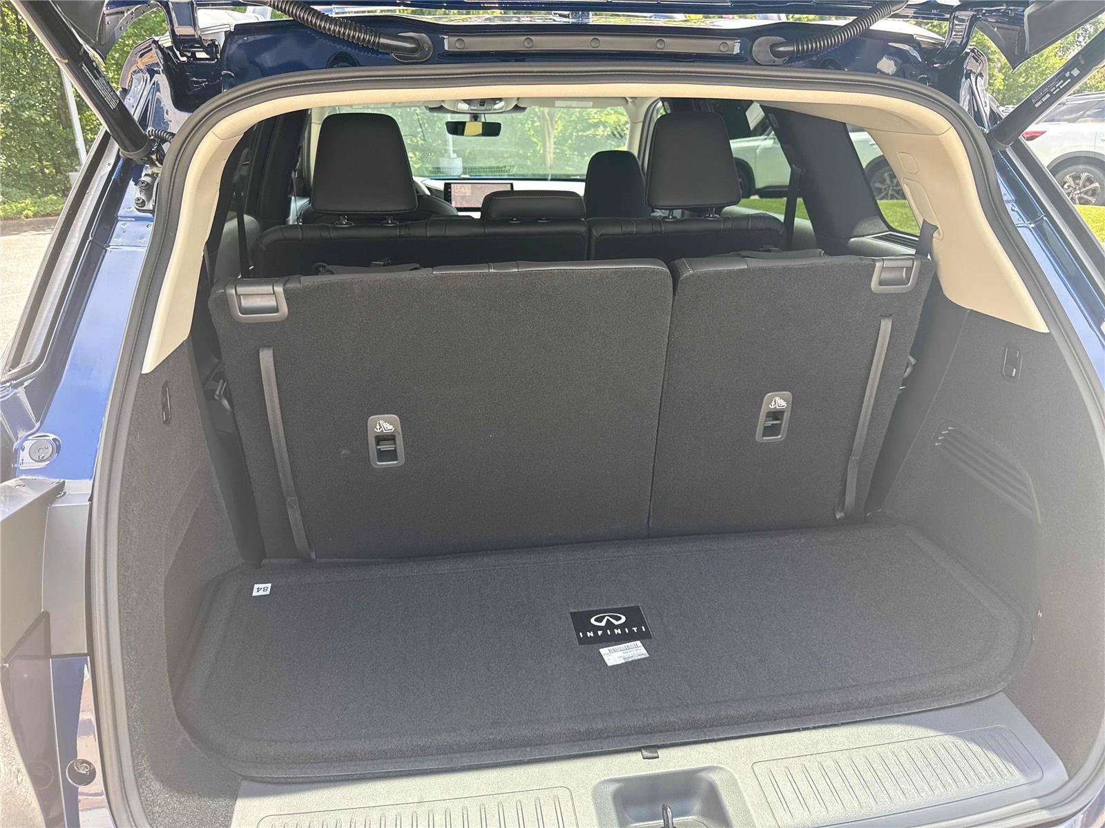 New 2027 INFINITI QX60 Luxe w/ Cargo Package FWD image 30
