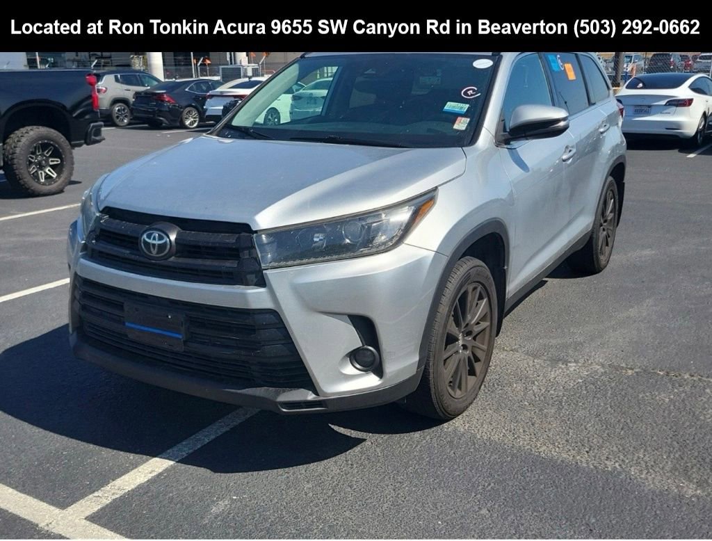 Used 2019 Toyota Highlander SE AWD/4WD image 3