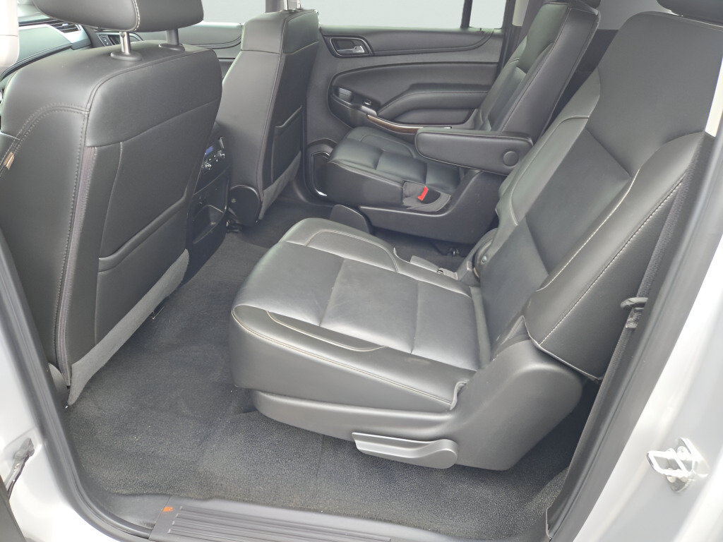 Used 2018 Chevrolet Suburban LT w/ Luxury Package AWD/4WD image 24