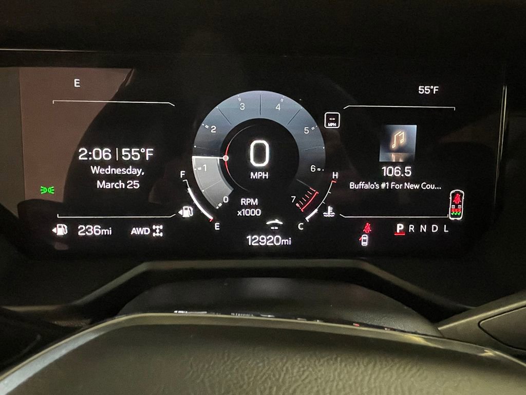 Used 2025 GMC Acadia Elevation image 31