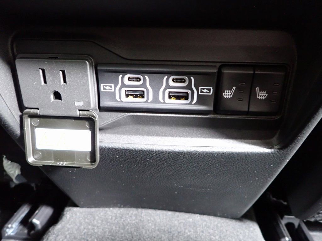 New 2025 Jeep Grand Cherokee Limited w/ Black Appearance Package image 37