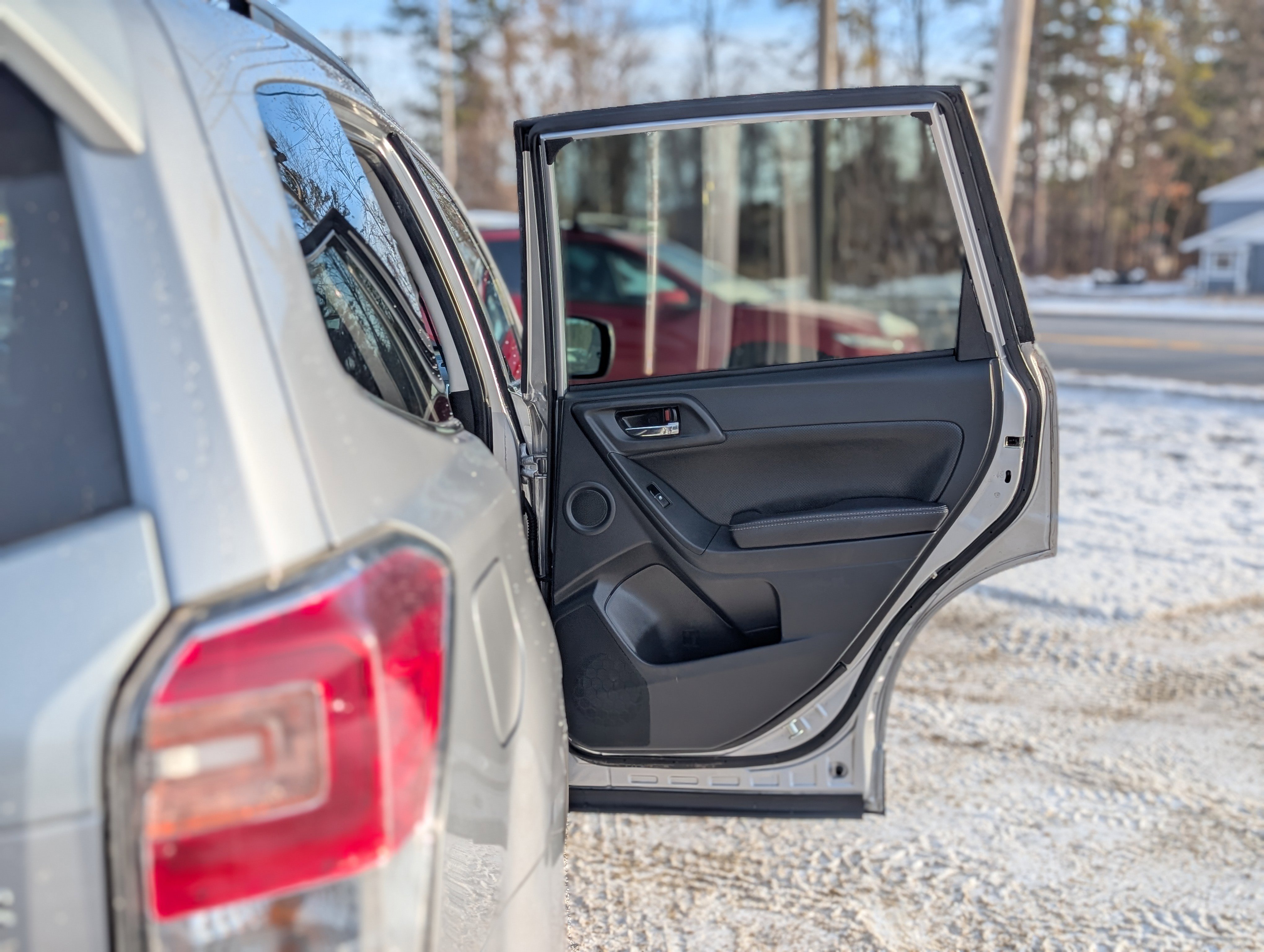 Used 2017 Subaru Forester 2.5i Limited image 40