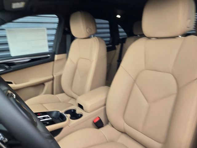 Used 2026 Porsche Macan image 5