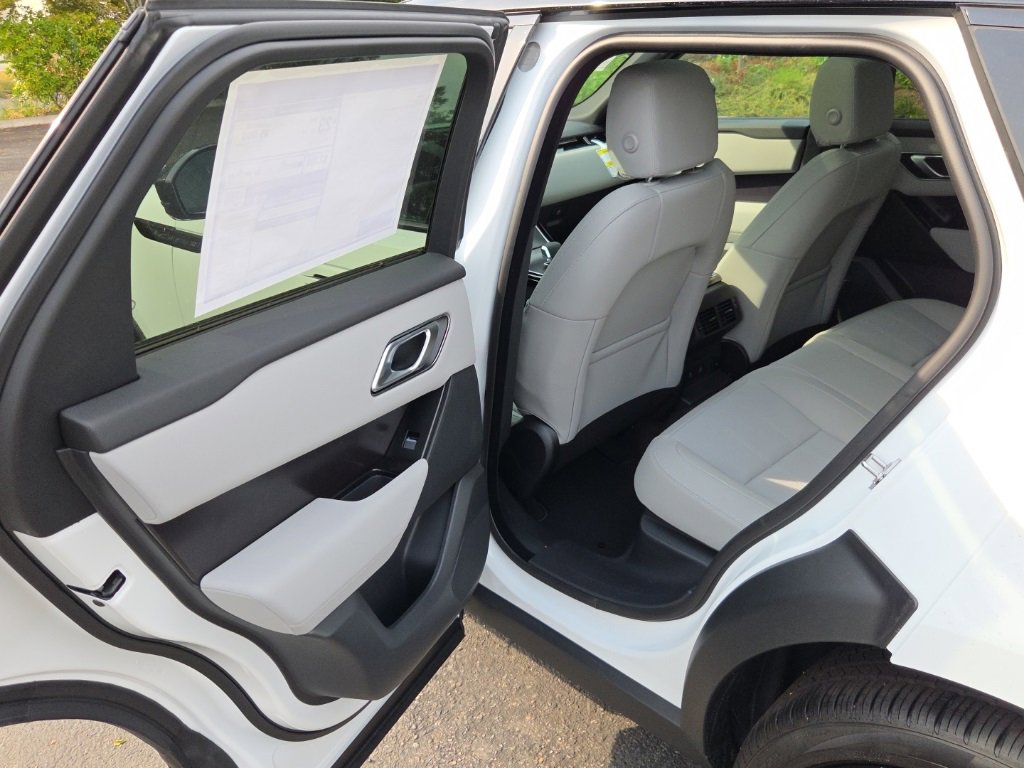 New 2026 Land Rover Range Rover Velar Dynamic SE image 15