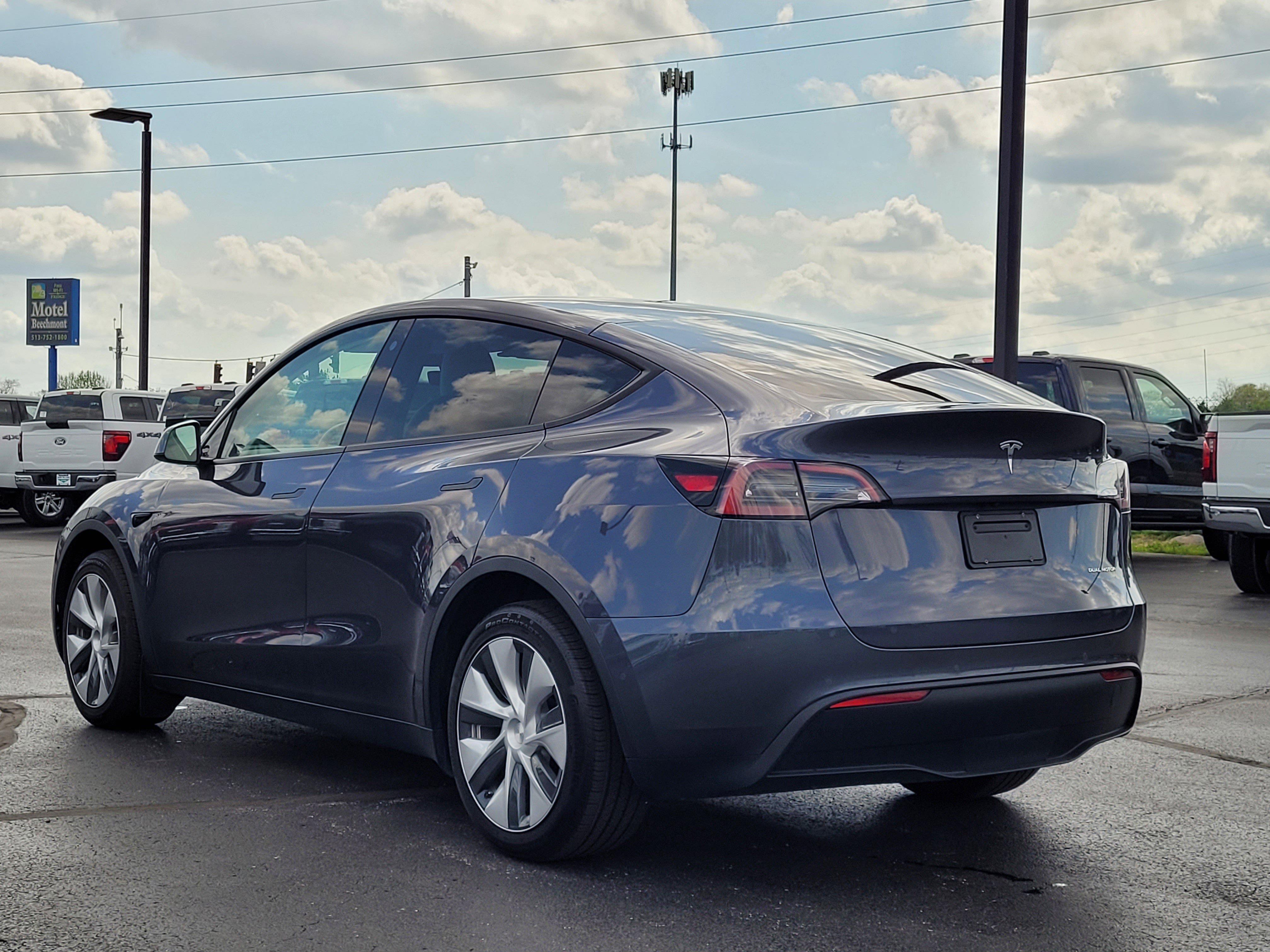 Used 2022 Tesla Model Y Long Range image 6