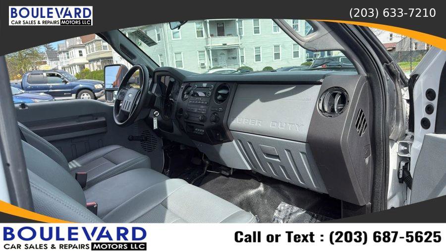 Used 2015 Ford F550 4x4 Regular Cab Super Duty image 34