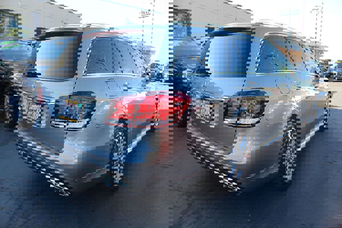 Used 2015 Mercedes-Benz E 350 4MATIC Wagon image 7