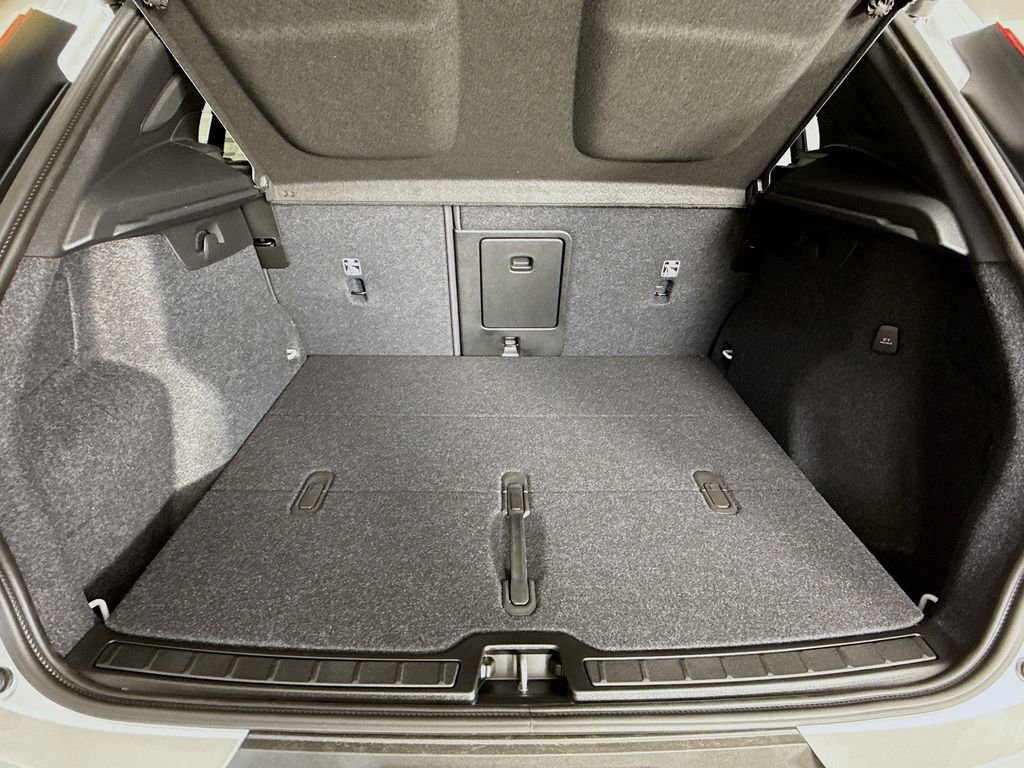 New 2026 Volvo XC40 B5 Ultra w/ Climate Package image 26
