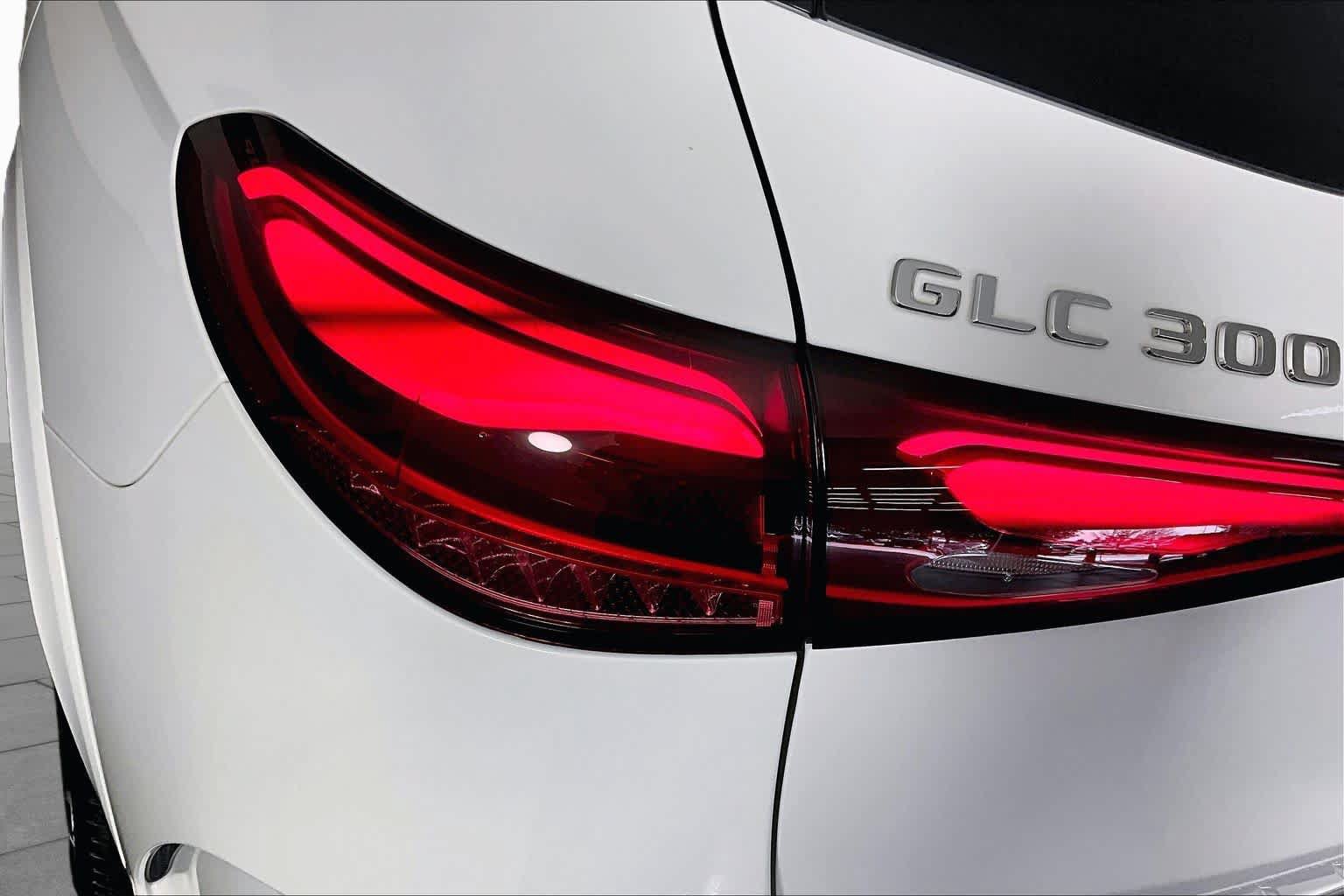 Used 2023 Mercedes-Benz GLC 300 image 27