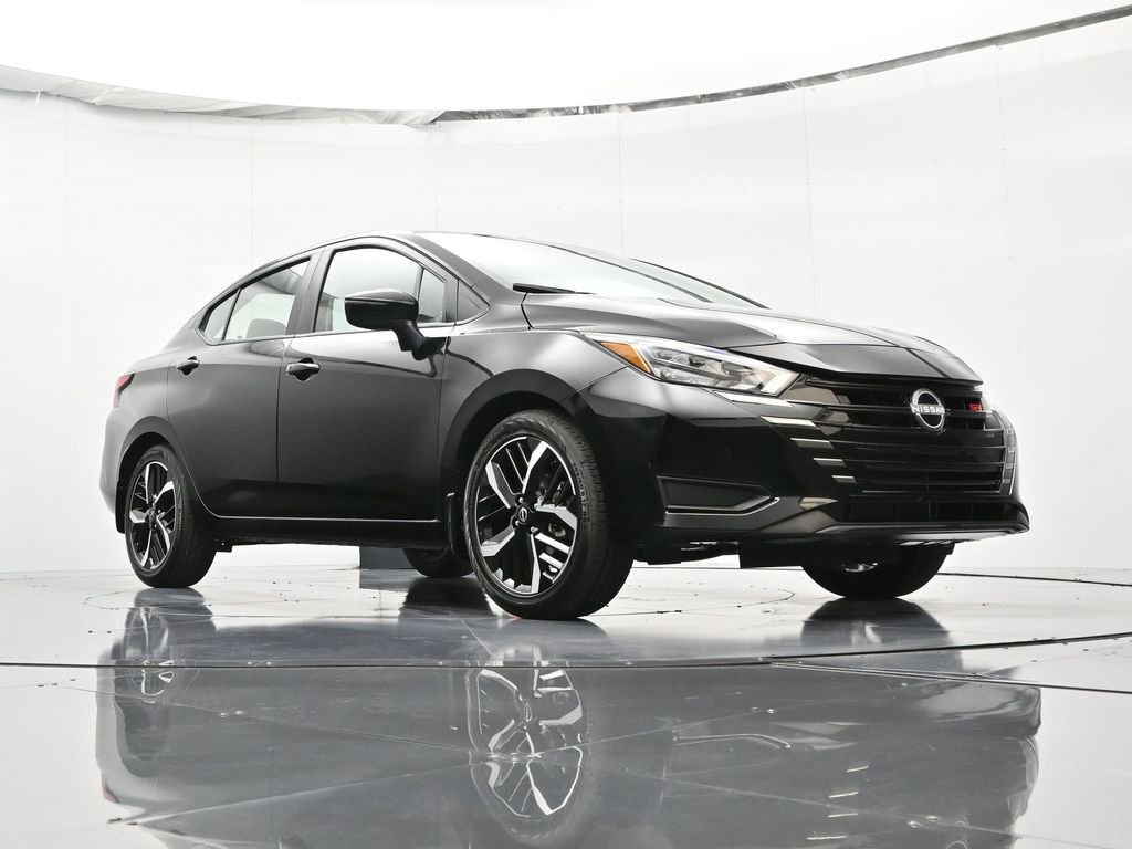 New 2025 Nissan Versa SR w/ Trunk Package FWD image 38
