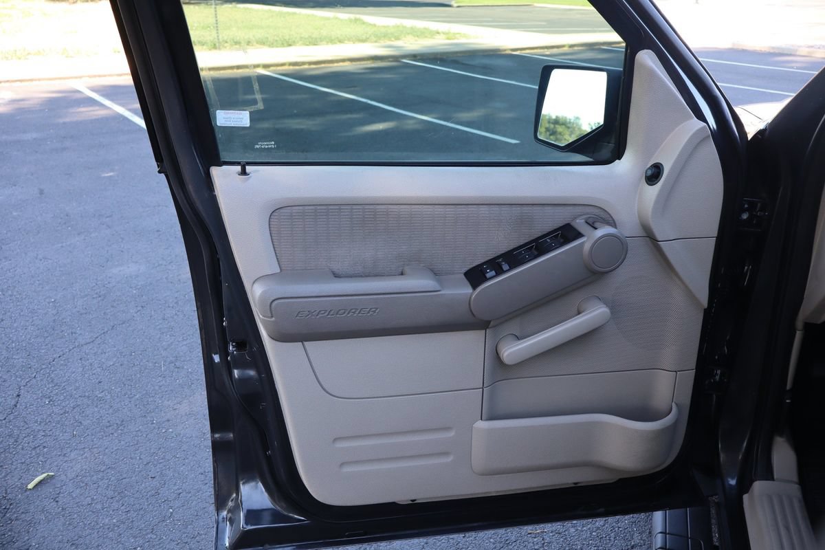 Used 2007 Ford Explorer Sport Trac XLT AWD/4WD image 23