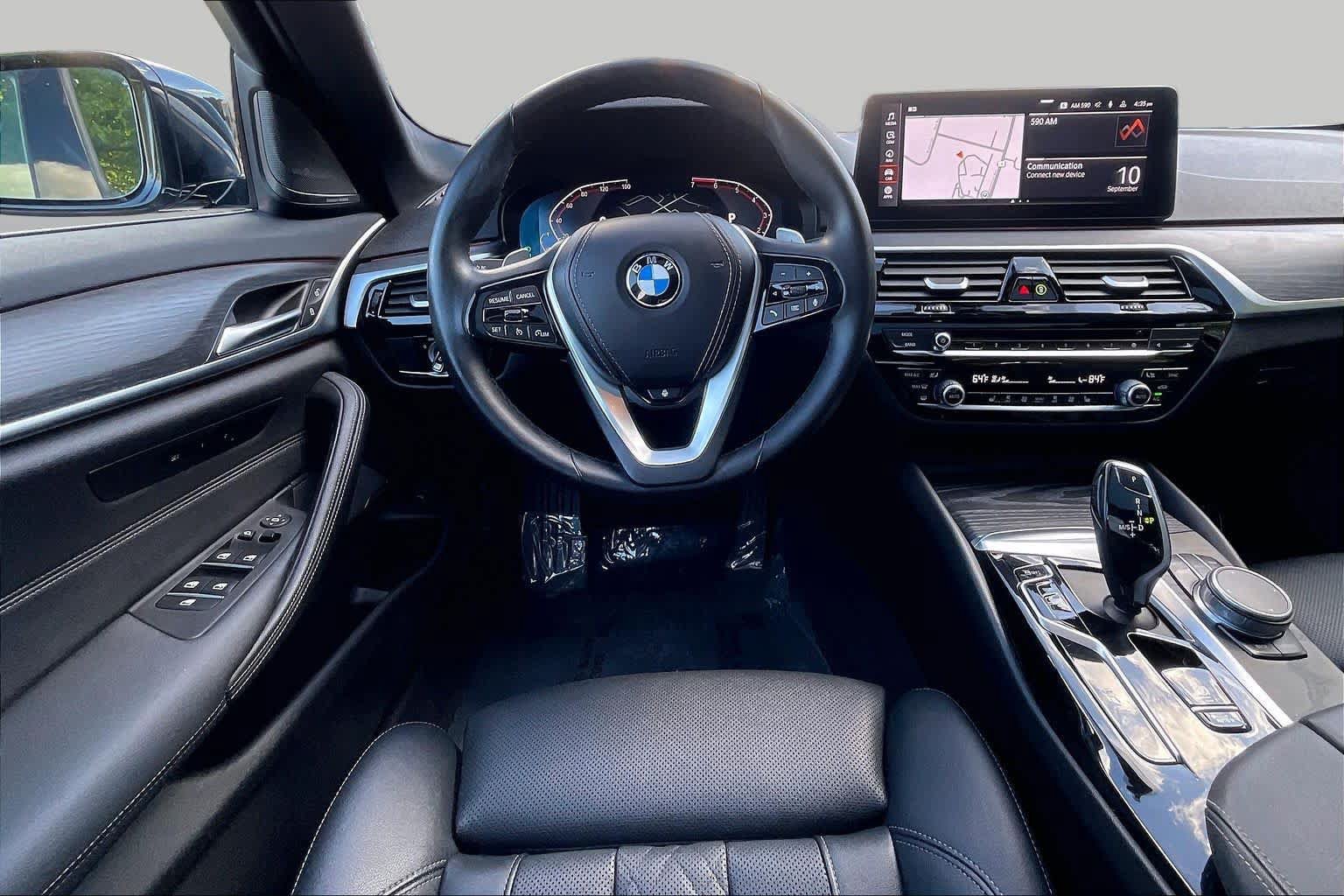 Used 2023 BMW 530i xDrive w/ Premium Package AWD/4WD image 5