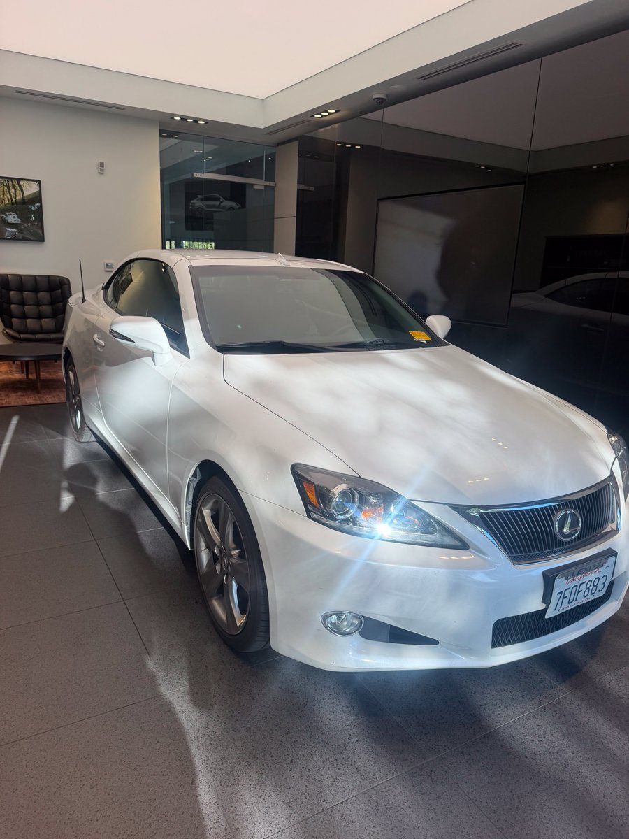 Used 2014 Lexus IS 250C w/ Navigation System Package RWD image 3