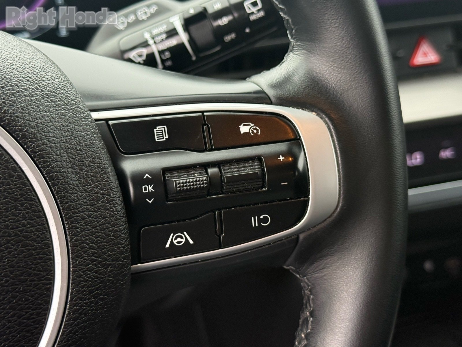 Used 2023 Kia Sportage EX image 17