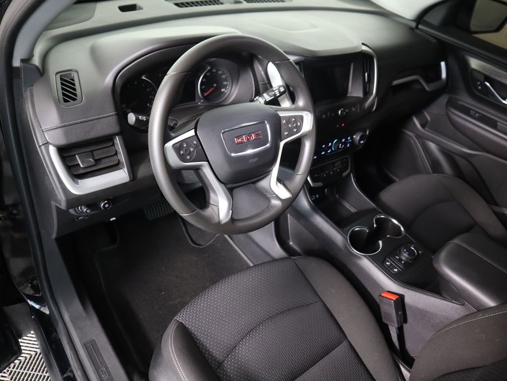 Used 2023 GMC Terrain SLE w/ Driver Convenience Package image 9