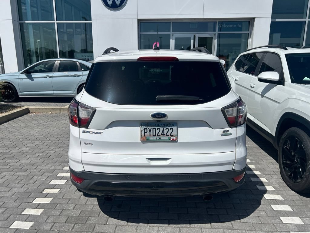 Used 2017 Ford Escape SE w/ Equipment Group 201A FWD image 10