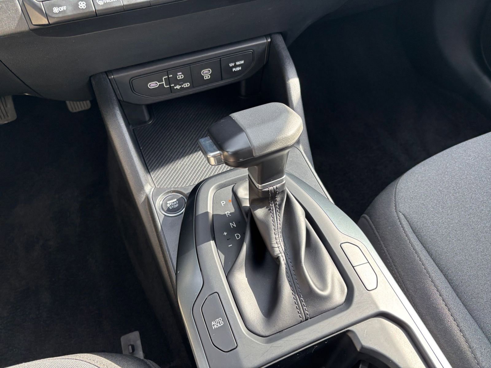 Used 2025 Kia K4 LXS image 40