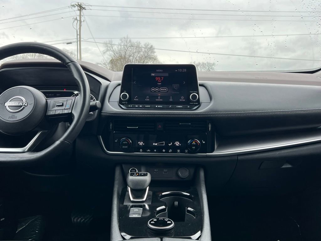 Used 2022 Nissan Rogue SV w/ SV Premium Package image 17