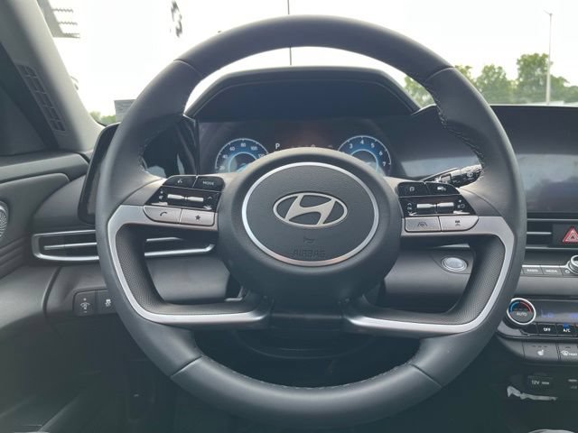 Used 2026 Hyundai Elantra Limited FWD image 22