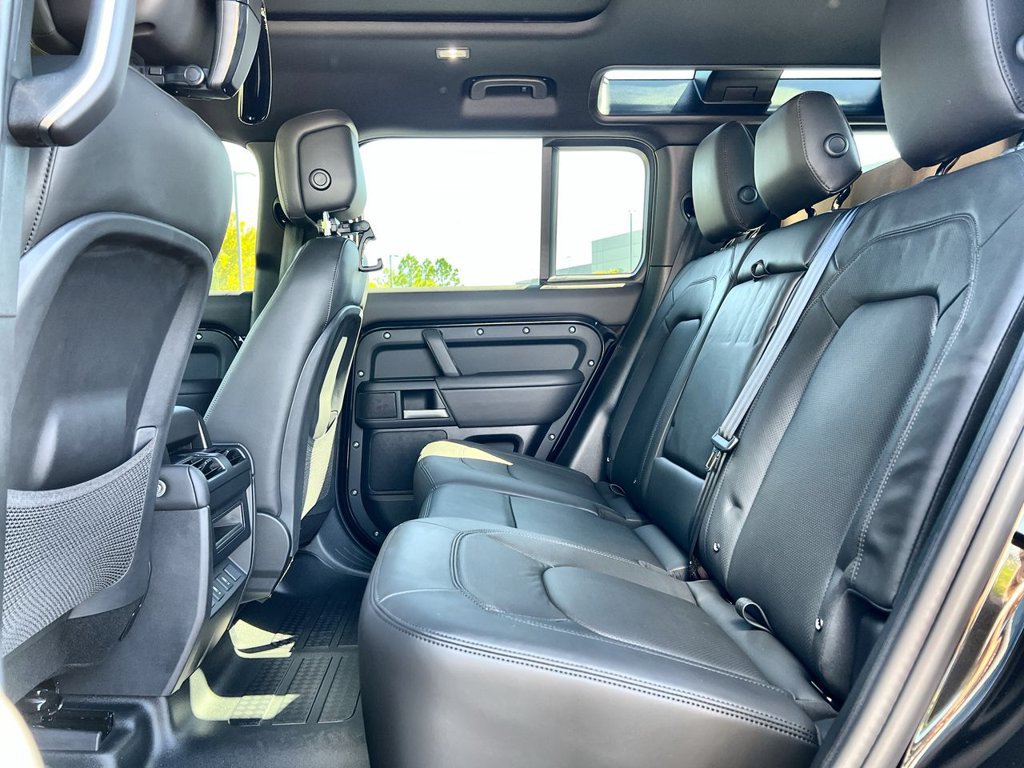 New 2026 Land Rover Defender 110 X-Dynamic SE AWD/4WD image 15