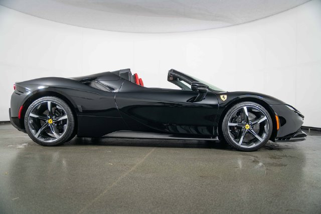 Used 2024 Ferrari SF90 Spider AWD/4WD image 9