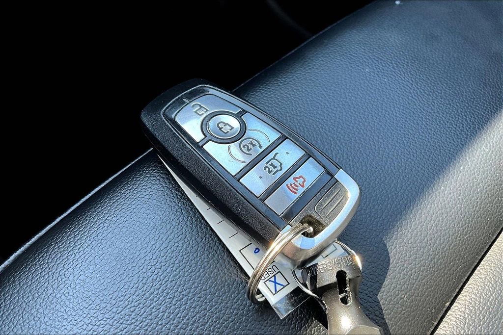 Used 2022 Ford Edge SEL w/ Convenience Package image 11