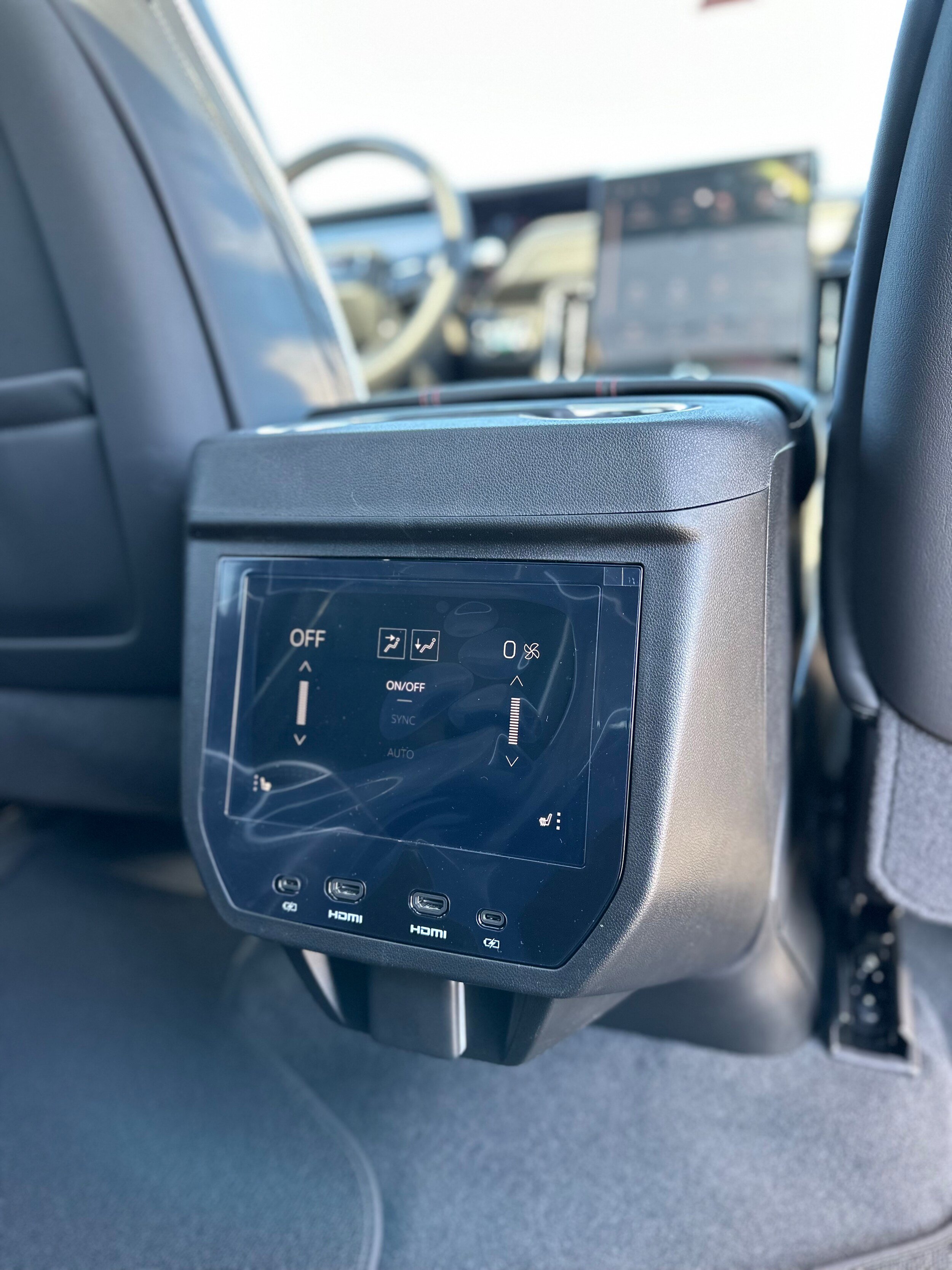 New 2026 GMC Yukon XL AT4 Ultimate AWD/4WD image 31