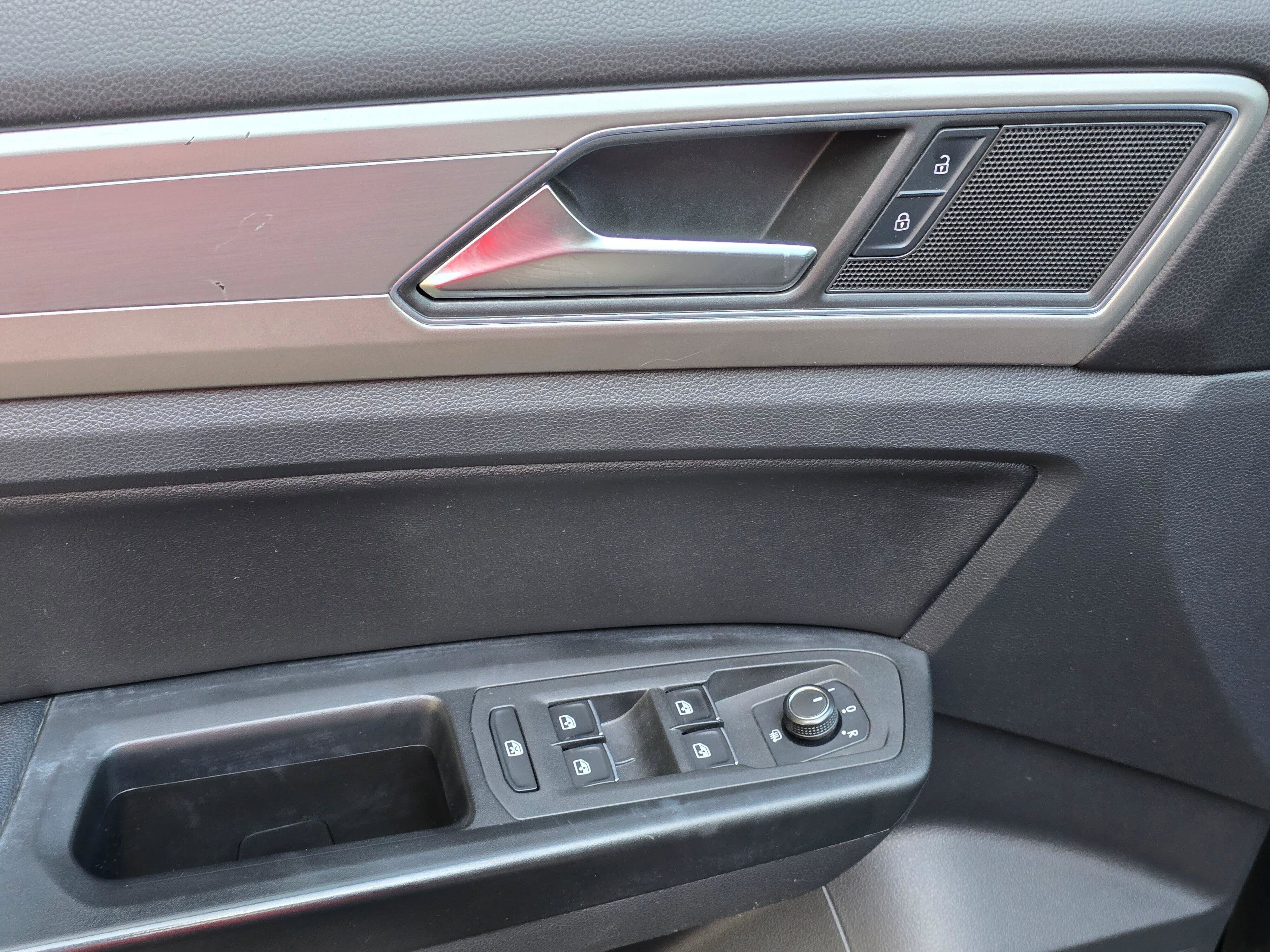 Used 2018 Volkswagen Atlas SE image 23