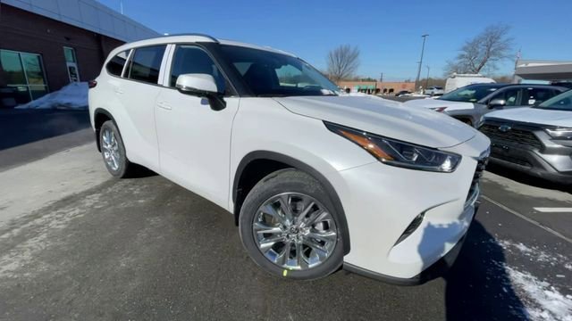 Used 2023 Toyota Highlander Limited AWD/4WD image 8