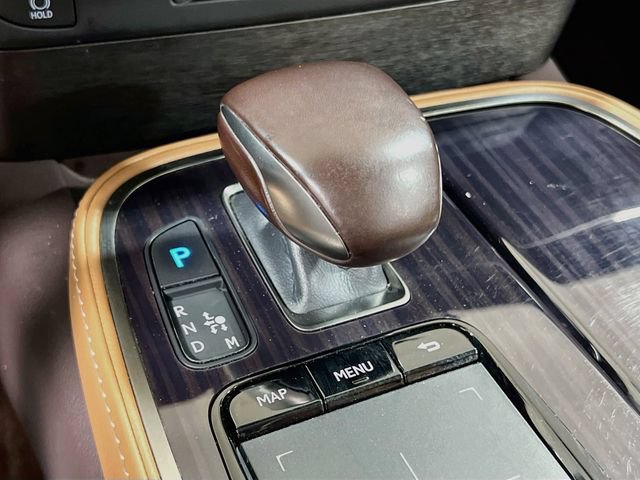 Used 2018 Lexus LS 500 w/ Accessory Package (Z2) RWD image 17