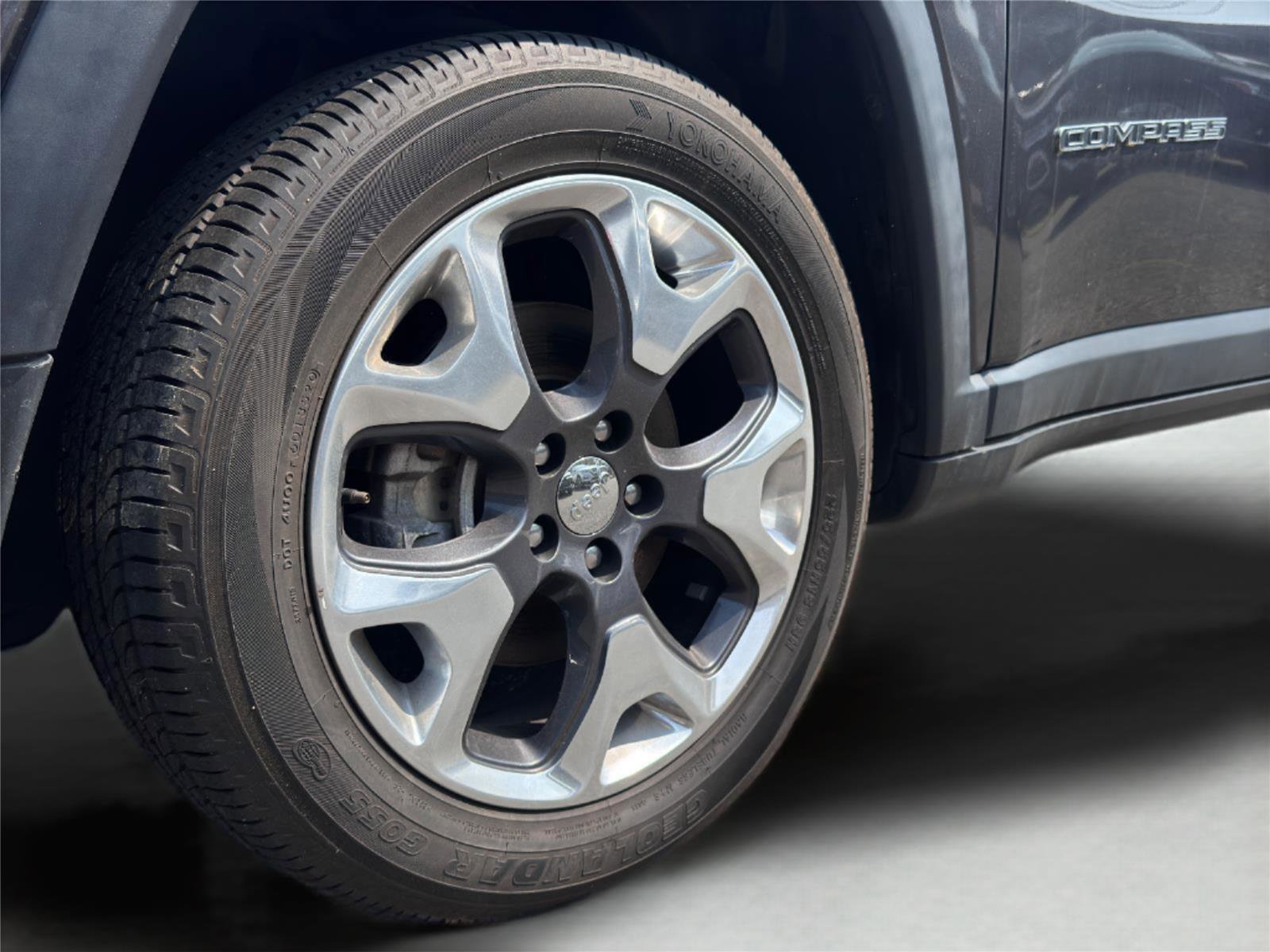 Used 2021 Jeep Compass Limited image 27