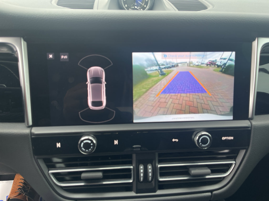 Used 2024 Porsche Macan Turbo image 22