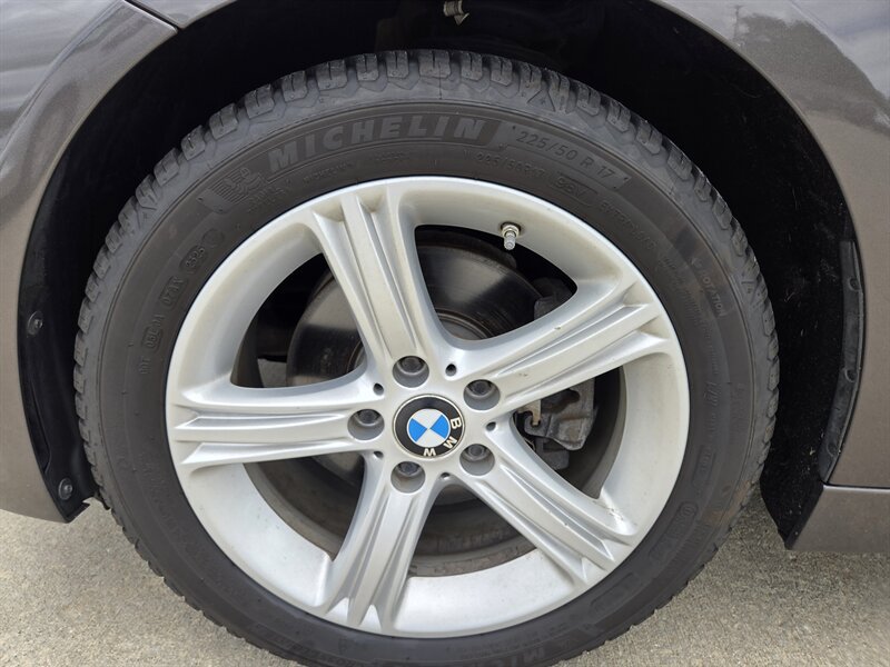 Used 2015 BMW 328i xDrive Sedan AWD/4WD image 9