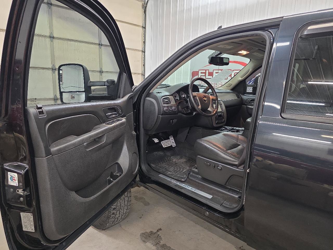 Used 2013 Chevrolet Silverado 2500 LTZ w/ LTZ Plus Package image 27