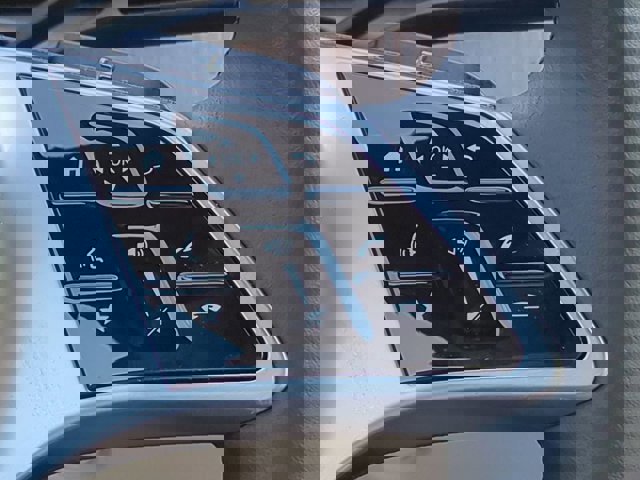 Used 2025 Mercedes-Benz C 300 Sedan image 25