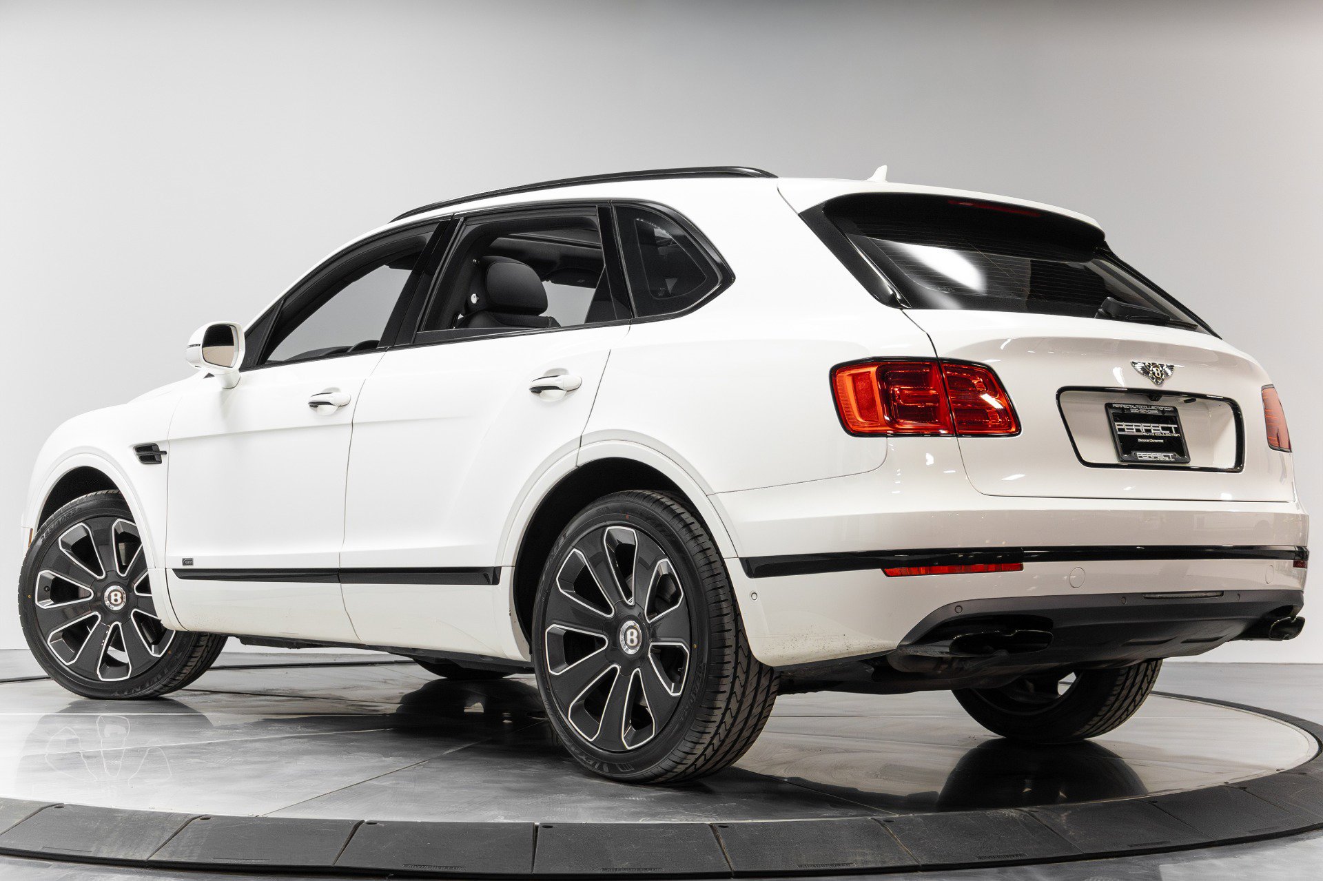 Used 2020 Bentley Bentayga Design Series image 46