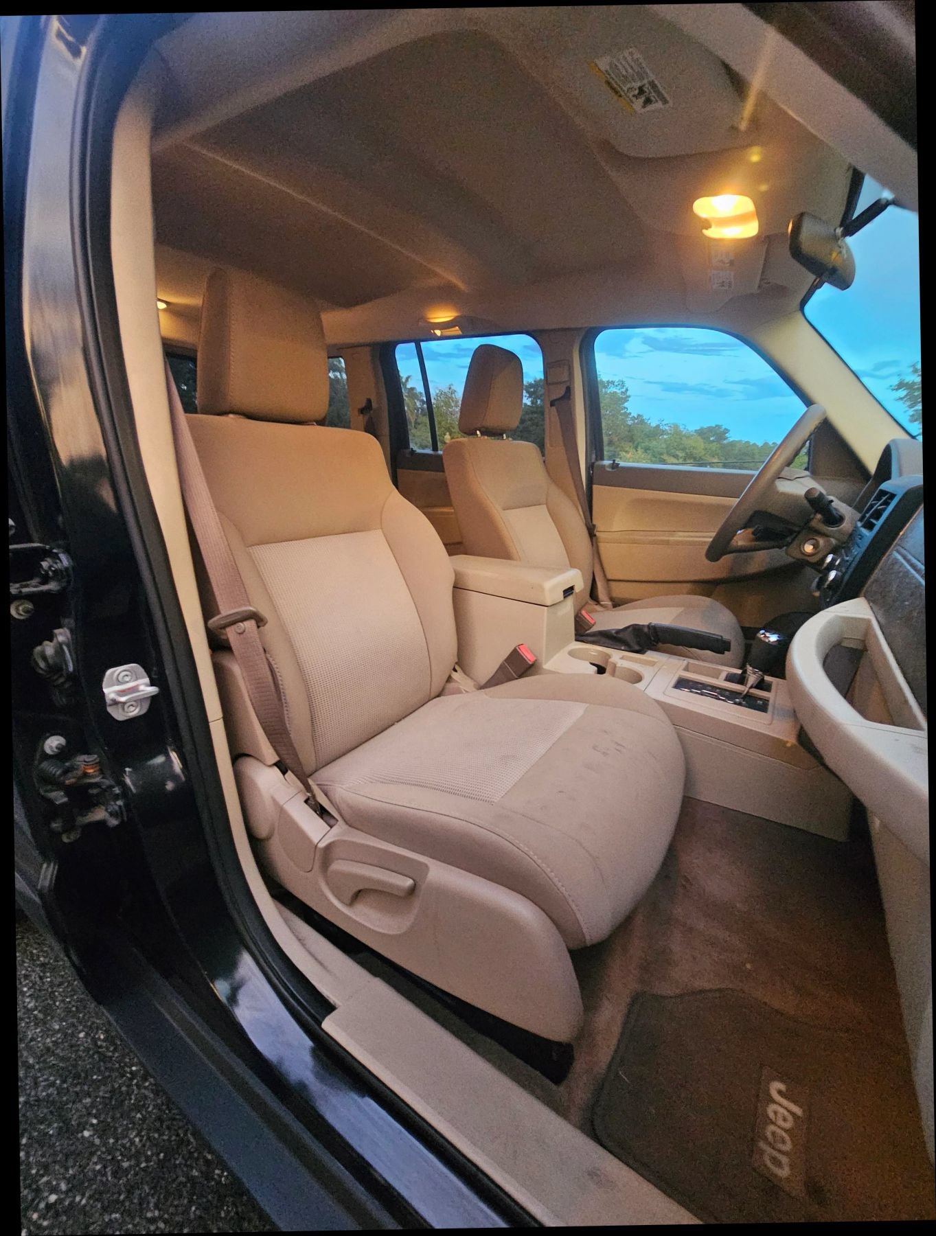 Used 2008 Jeep Liberty Sport w/ Popular Equipment Group AWD/4WD image 19