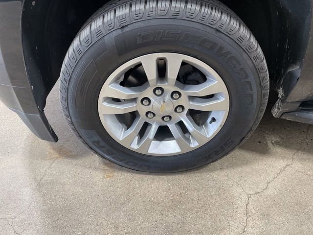 Used 2018 Chevrolet Suburban LT AWD/4WD image 35