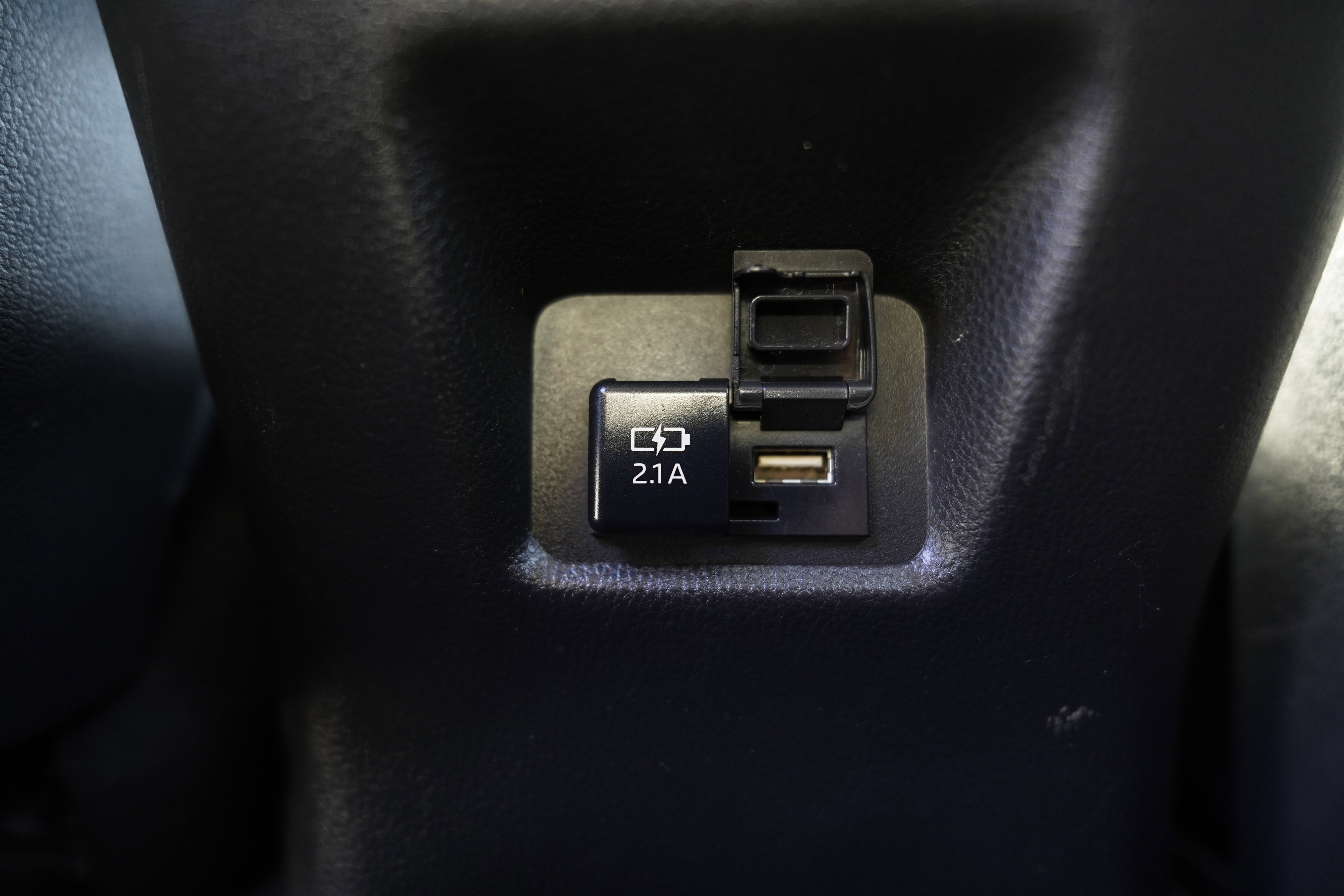 Used 2021 Toyota RAV4 Limited AWD/4WD image 14