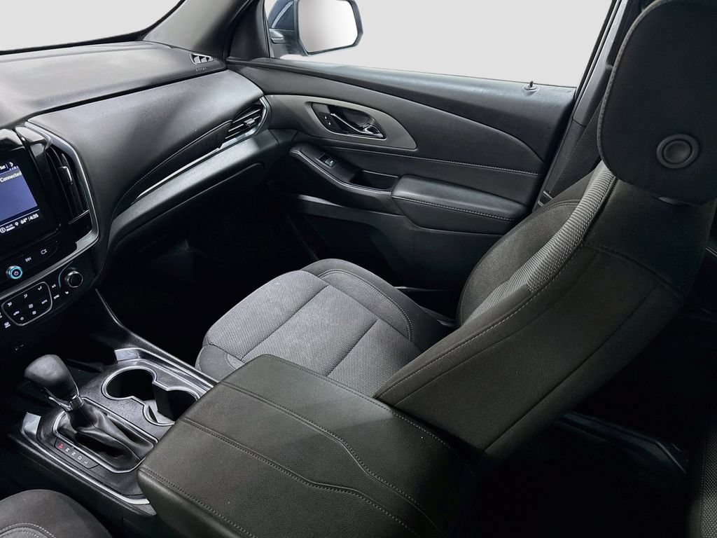 Used 2023 Chevrolet Traverse LT FWD image 23