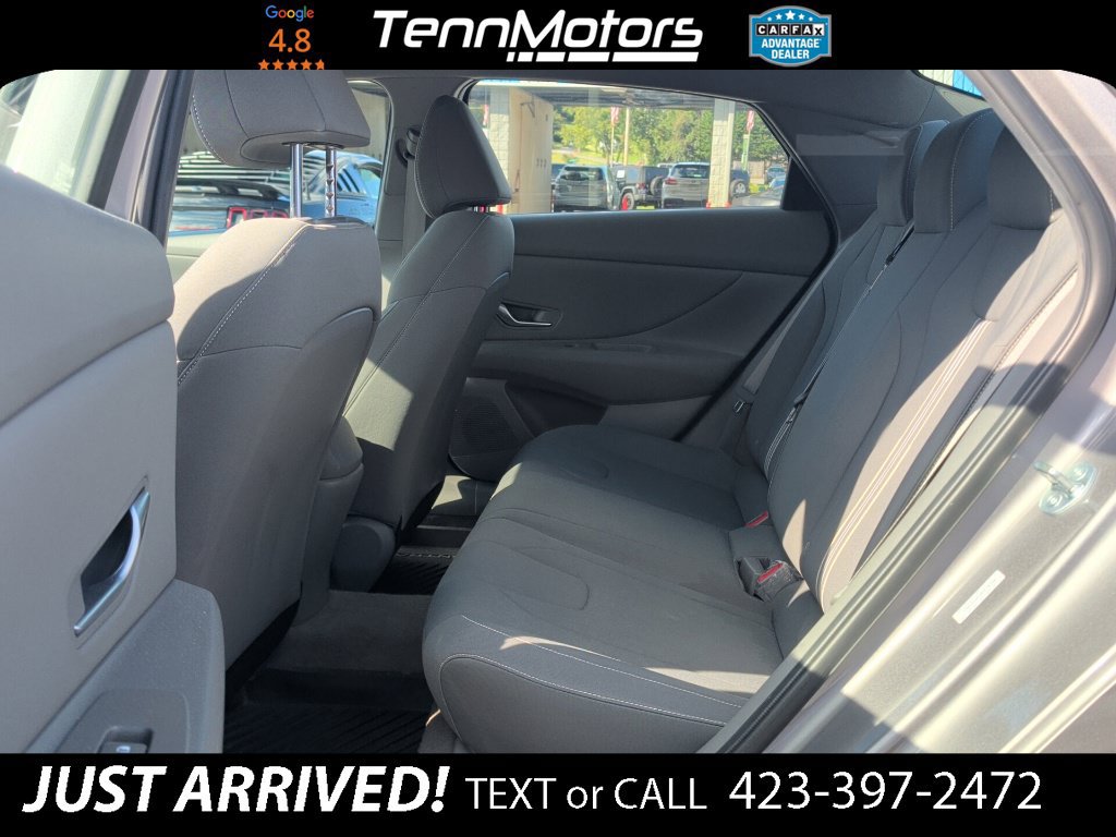 Used 2023 Hyundai Elantra SEL w/ Convenience Package FWD image 12
