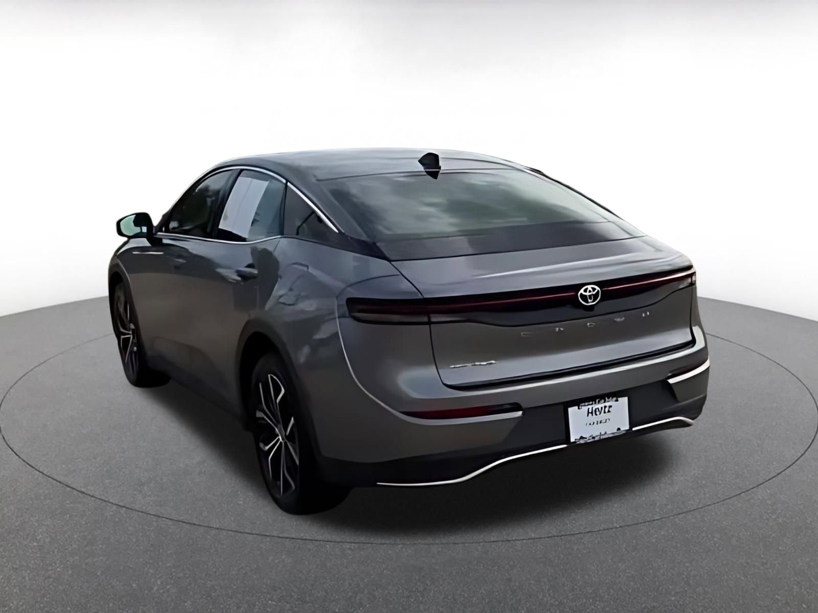 Used 2025 Toyota Crown XLE AWD/4WD image 54