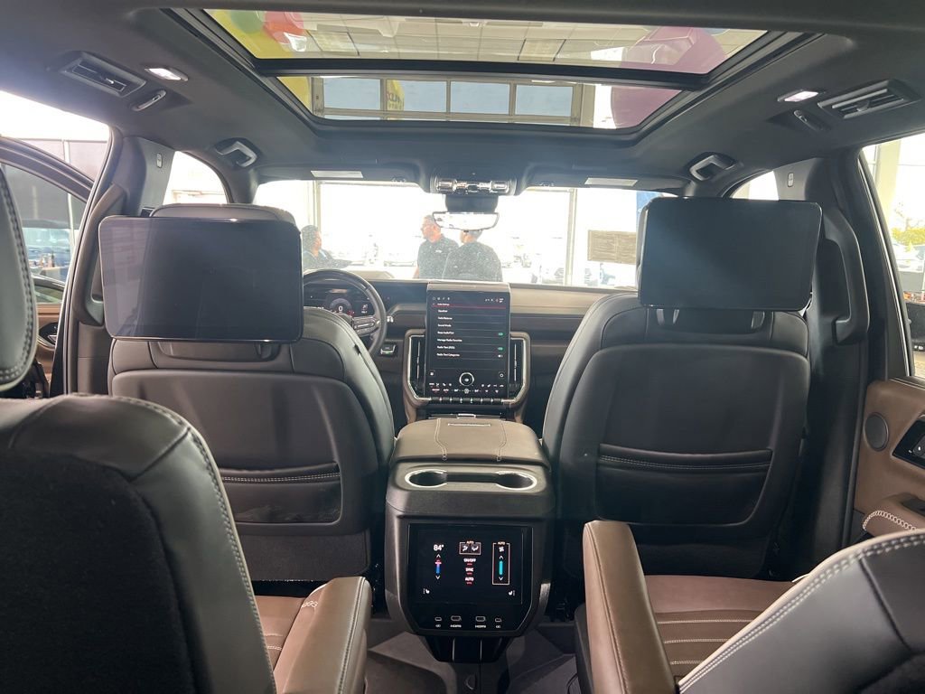 Used 2026 GMC Yukon XL Denali Ultimate w/ LPO, Illumination Package image 36