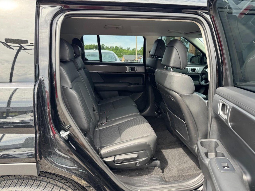 Used 2025 Hyundai Santa Fe SEL FWD image 12