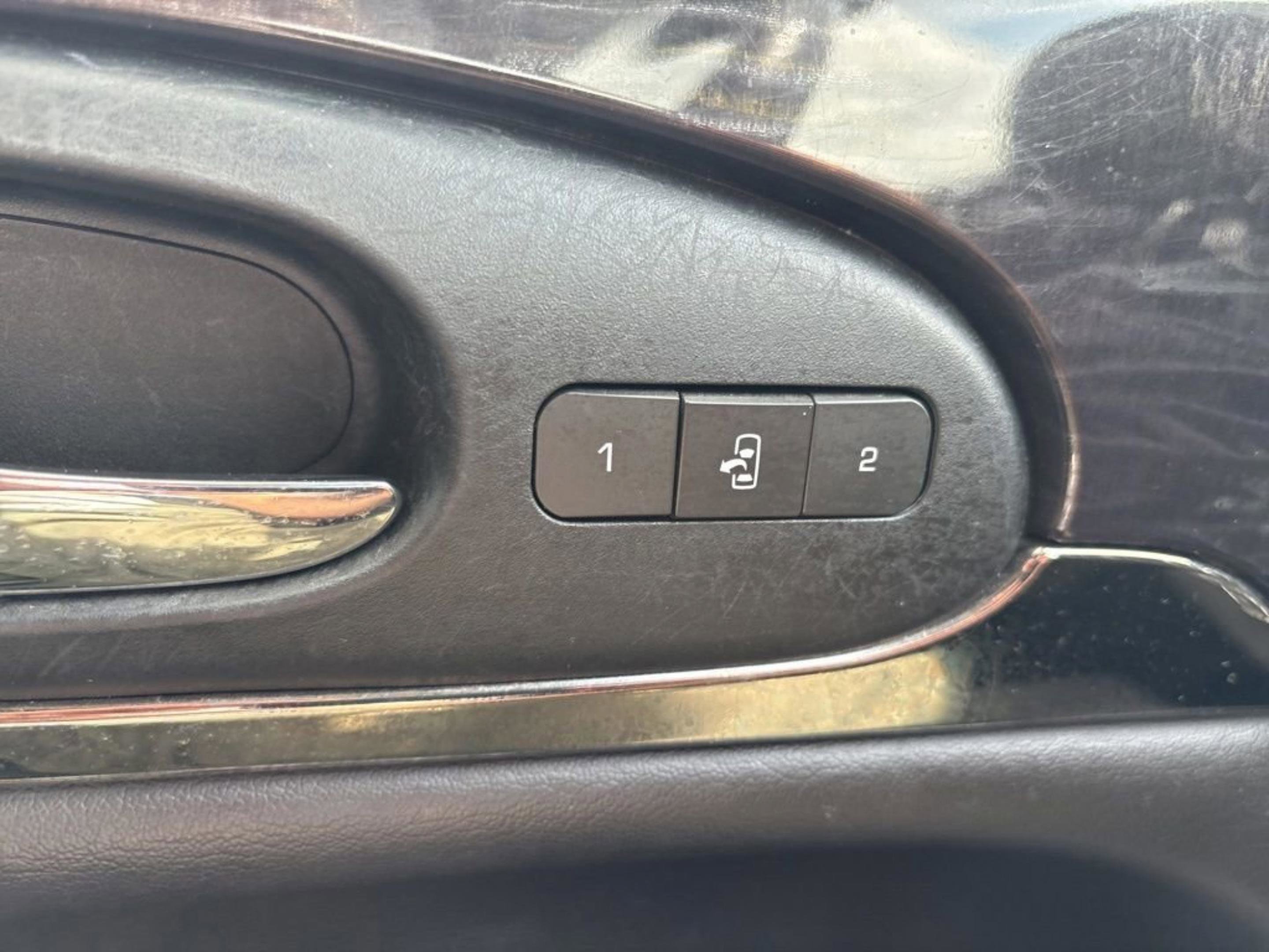 Used 2017 Buick Enclave Premium AWD/4WD image 20