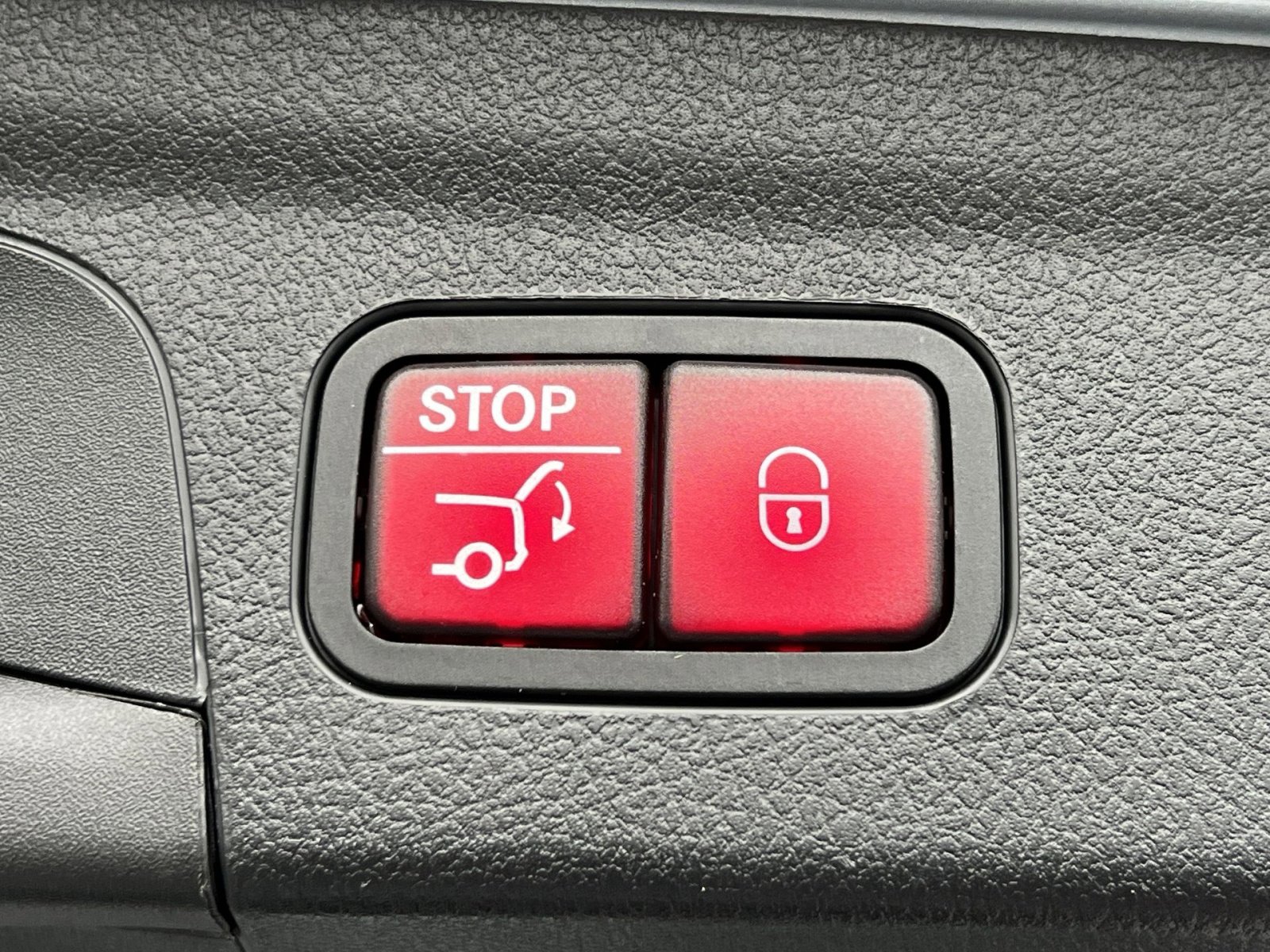 Certified 2025 Mercedes-Benz GLE 350 4MATIC image 25