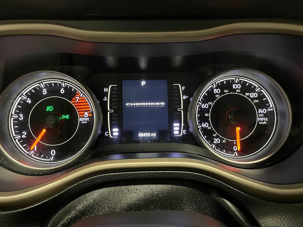 Used 2017 Jeep Cherokee Latitude w/ Cold Weather Group AWD/4WD image 27
