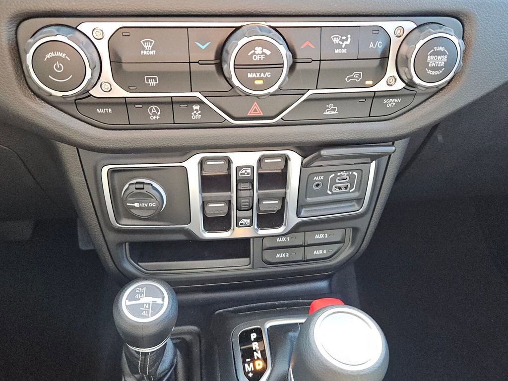 Used 2025 Jeep Gladiator Sport image 19